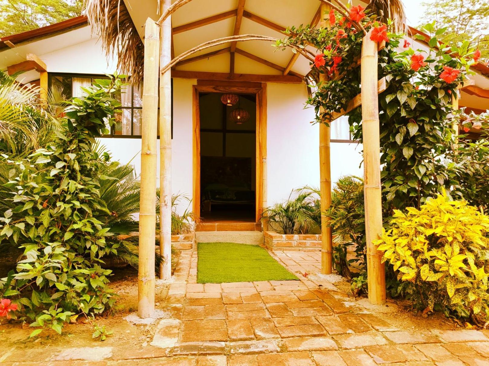 Puerto López Cafe Madame酒店 外观 照片
