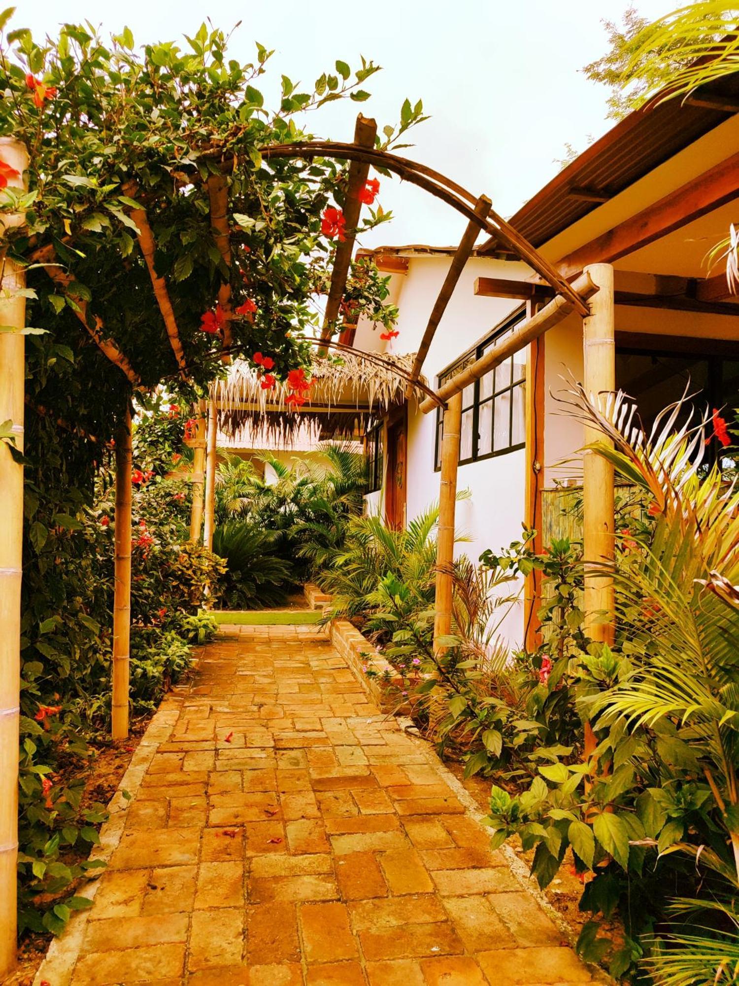 Puerto López Cafe Madame酒店 外观 照片
